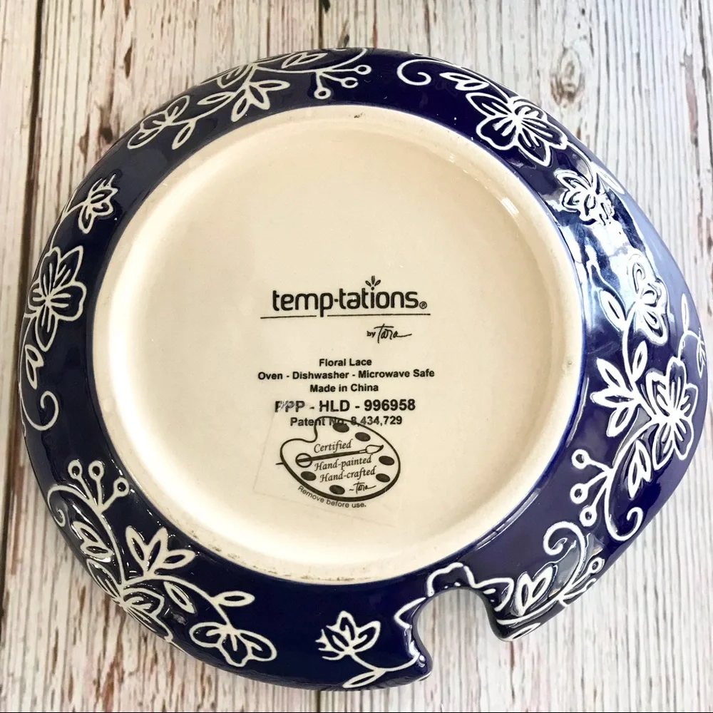 Temptations Floral 22oz Mug with Lid Set NWOT
